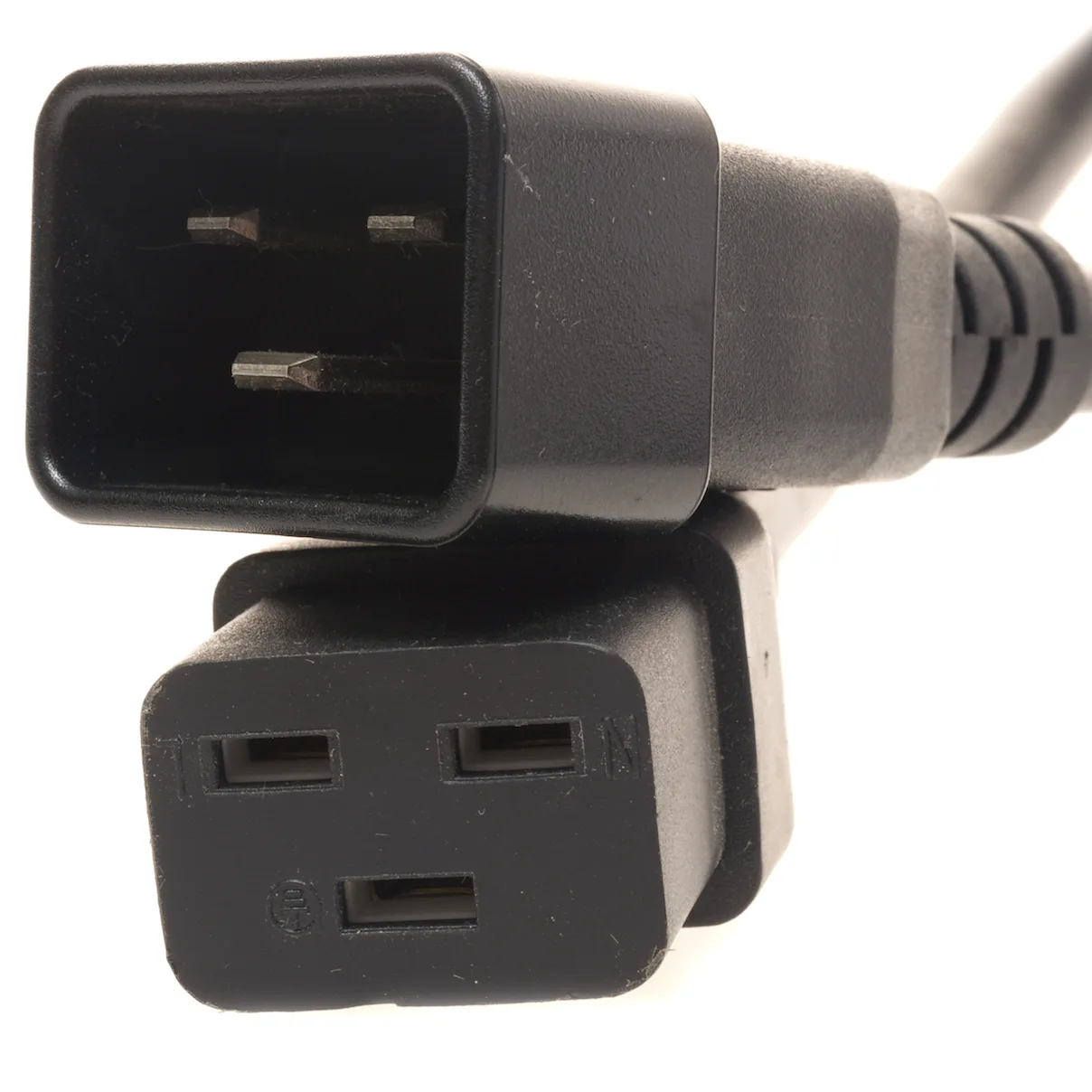 Epdu G2 Ma in C20 1ph Out (20) C13 + (4) C19 (u/s) - https://www.matcomsa.com.ar